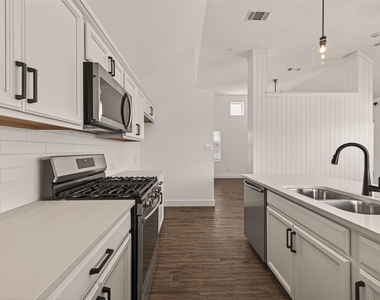 18406 Generous Lane - Photo Thumbnail 32