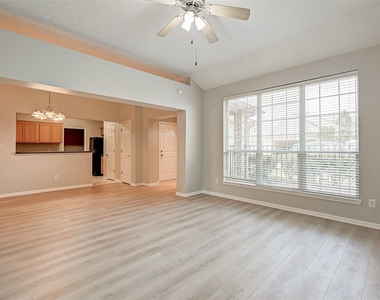 717 Cedarwood - Photo Thumbnail 7