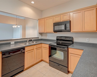 717 Cedarwood - Photo Thumbnail 14