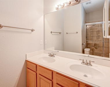 717 Cedarwood - Photo Thumbnail 31
