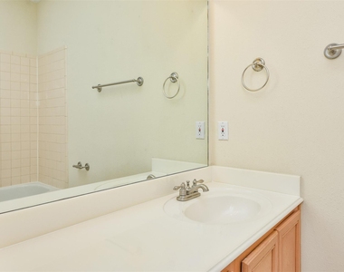 717 Cedarwood - Photo Thumbnail 18