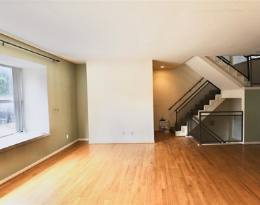 404 Rosalie - Photo Thumbnail 5