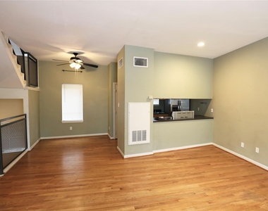 404 Rosalie - Photo Thumbnail 4