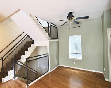 404 Rosalie - Photo Thumbnail 2
