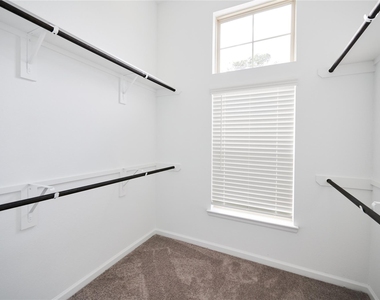 665 Royal Arch Drive - Photo Thumbnail 21