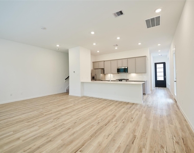 665 Royal Arch Drive - Photo Thumbnail 6