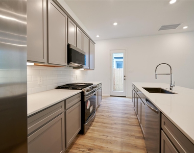 665 Royal Arch Drive - Photo Thumbnail 13