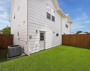 2749 Redrock Street - Photo Thumbnail 22