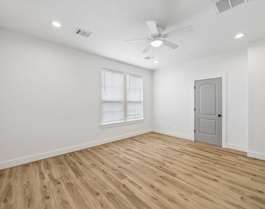 2749 Redrock Street - Photo Thumbnail 14