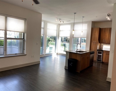 2111 Westheimer Road - Photo Thumbnail 5