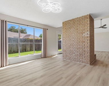2210 Trail West Street - Photo Thumbnail 7