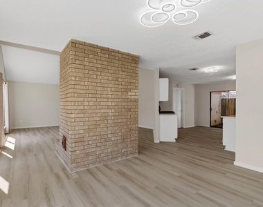 2210 Trail West Street - Photo Thumbnail 10