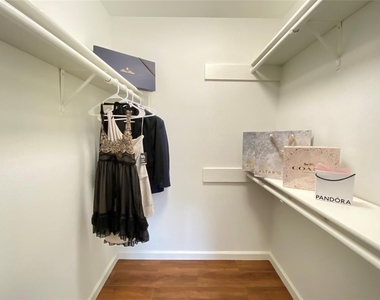1011 Melford Avenue - Photo Thumbnail 15