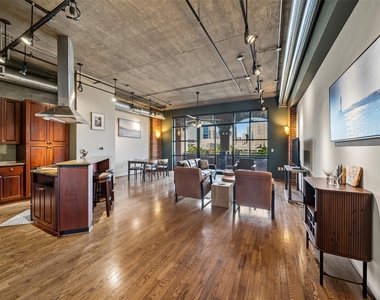 505 Bastrop Street - Photo Thumbnail 5