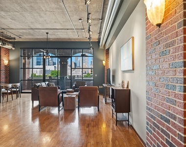 505 Bastrop Street - Photo Thumbnail 4