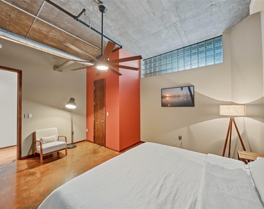 505 Bastrop Street - Photo Thumbnail 14