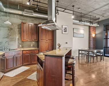 505 Bastrop Street - Photo Thumbnail 6
