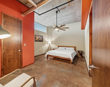 505 Bastrop Street - Photo Thumbnail 13