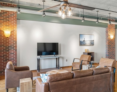 505 Bastrop Street - Photo Thumbnail 12