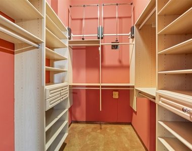 505 Bastrop Street - Photo Thumbnail 17