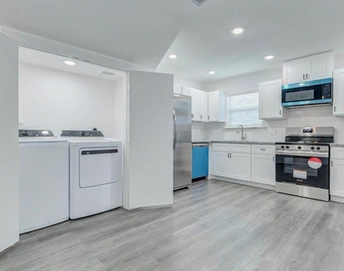 8218 Bigwood Street - Photo Thumbnail 7