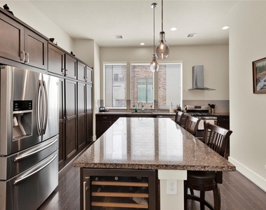 1413 Nagle Street - Photo Thumbnail 8