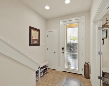 1413 Nagle Street - Photo Thumbnail 4