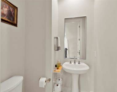 1413 Nagle Street - Photo Thumbnail 12