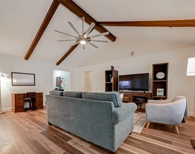3903 Hermitage Hollow Lane - Photo Thumbnail 6