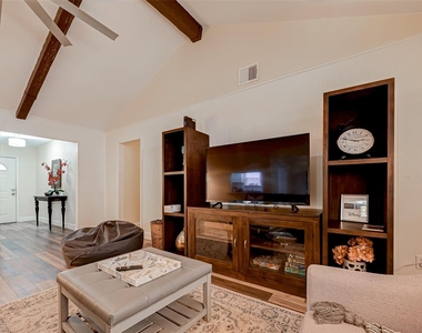 3903 Hermitage Hollow Lane - Photo Thumbnail 7