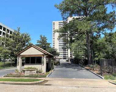 49 Briar Hollow Lane - Photo Thumbnail 1