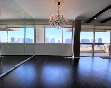 49 Briar Hollow Lane - Photo Thumbnail 9
