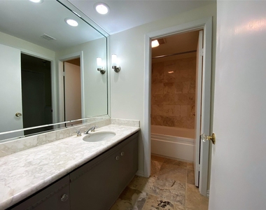 49 Briar Hollow Lane - Photo Thumbnail 16
