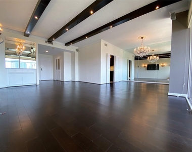 49 Briar Hollow Lane - Photo Thumbnail 2