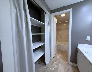 49 Briar Hollow Lane - Photo Thumbnail 24