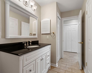 1042 Augusta Drive - Photo Thumbnail 19