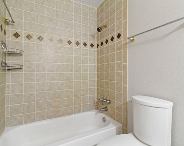 1042 Augusta Drive - Photo Thumbnail 13