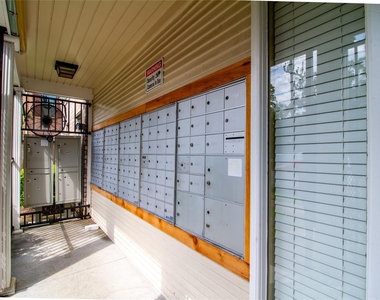 1042 Augusta Drive - Photo Thumbnail 22
