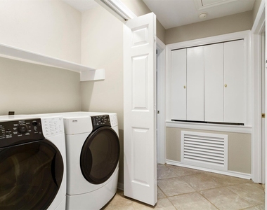 1042 Augusta Drive - Photo Thumbnail 13