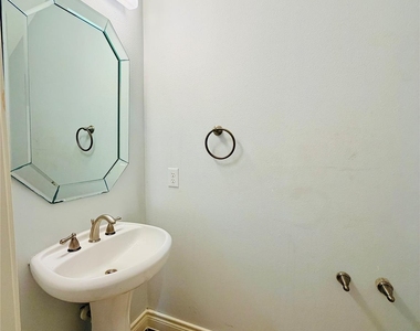 3526 Cline Street - Photo Thumbnail 9