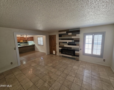 11229 Pony Soldier Avenue - Photo Thumbnail 10