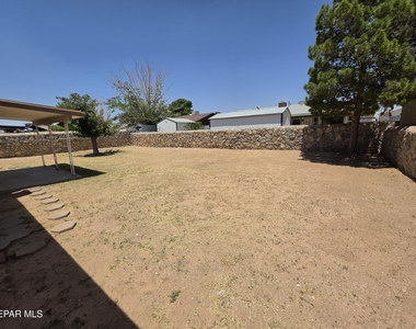 11229 Pony Soldier Avenue - Photo Thumbnail 15