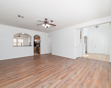 8914 Parlin Ridge Drive - Photo Thumbnail 7