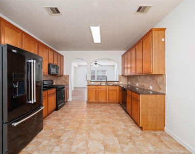 8914 Parlin Ridge Drive - Photo Thumbnail 10