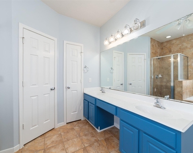 8914 Parlin Ridge Drive - Photo Thumbnail 18