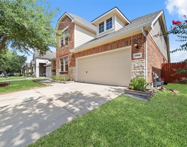 8914 Parlin Ridge Drive - Photo Thumbnail 2