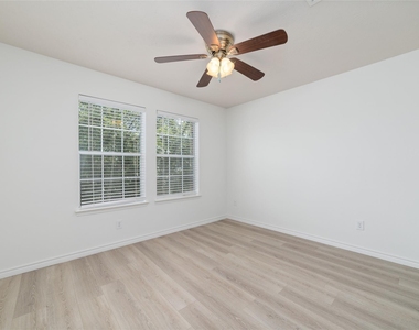 8914 Parlin Ridge Drive - Photo Thumbnail 21
