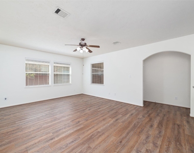 8914 Parlin Ridge Drive - Photo Thumbnail 12
