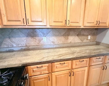 7402 Alegria Drive - Photo Thumbnail 16