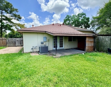 7402 Alegria Drive - Photo Thumbnail 22